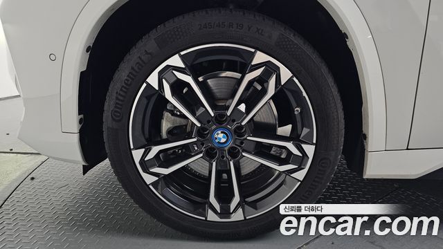 BMW iX1 из Кореи Encar