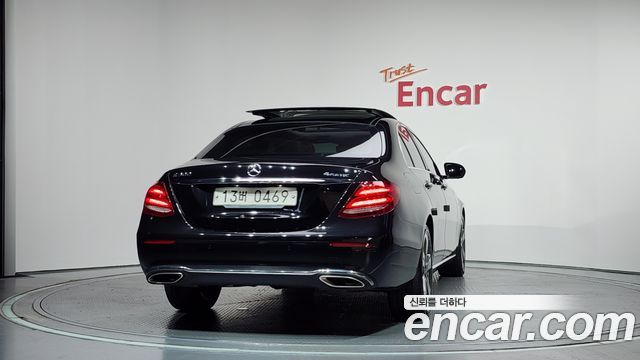Mercedes-Benz E-Class из Кореи Encar