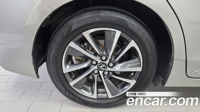Lexus CT200h из Кореи Encar