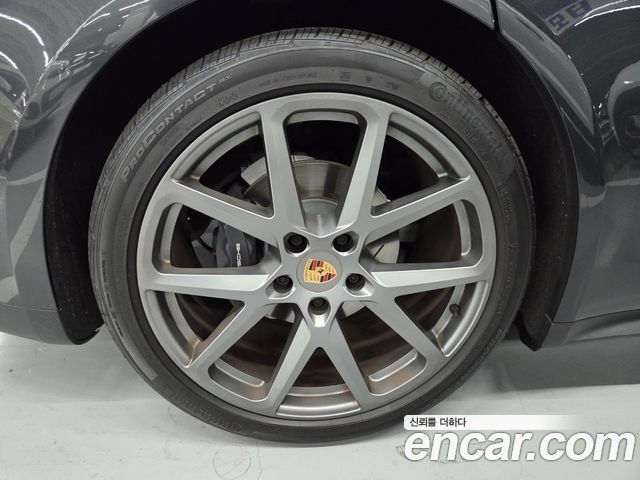Porsche Panamera 3.0 — пробег 12 124 км — фото 5 из 5
