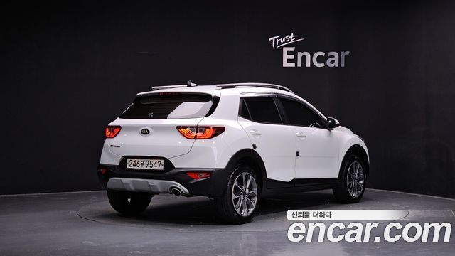 Kia Stonic из Кореи Encar