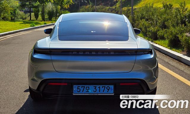 Porsche Taycan Base — пробег 72 774 км — фото 4 из 5