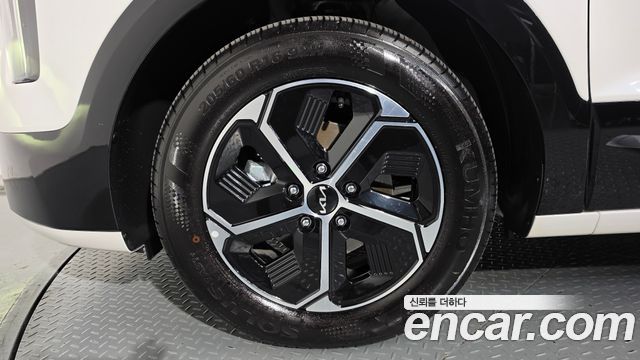 Kia Niro Prestige — пробег 5 991 км — фото 5 из 5