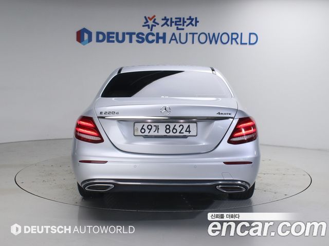 Mercedes-Benz E-Class E220d 4MATIC Avantgarde — пробег 70 516 км — фото 3 из 5