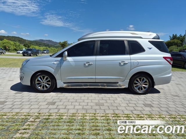 Ssangyong KORANDO 4WD Chateau 9-seater High-Limousine — пробег 202 765 км — фото 5 из 5