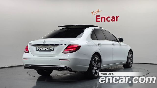 Mercedes-Benz E-Class из Кореи Encar