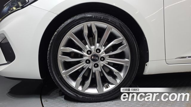Kia K7 из Кореи Encar