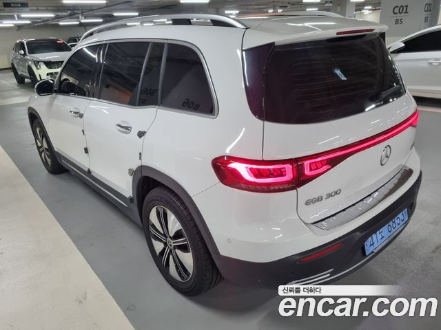 Mercedes-Benz EQB EQB300 4MATIC Electric Art — пробег 60 000 км — фото 3 из 5