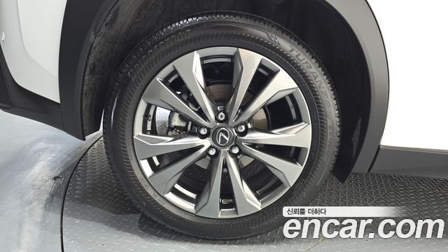 Lexus UX из Кореи Encar