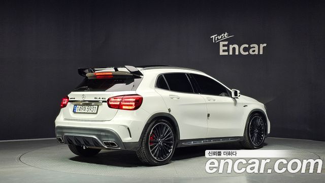 Mercedes-Benz GLA-Class GLA45 AMG 4MATIC — пробег 106 318 км — фото 2 из 5