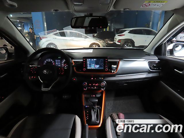 Kia Stonic из Кореи Encar