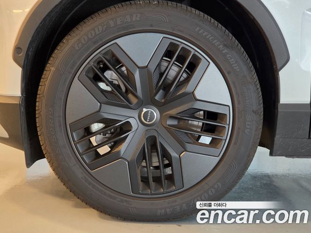 Volvo EX30 из Кореи Encar