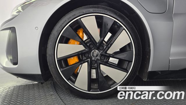Audi e-tron GT из Кореи Encar