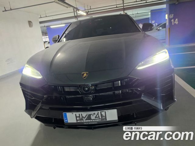 Lamborghini Urus из Кореи Encar