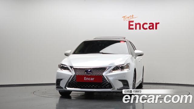 Lexus CT200h из Кореи Encar