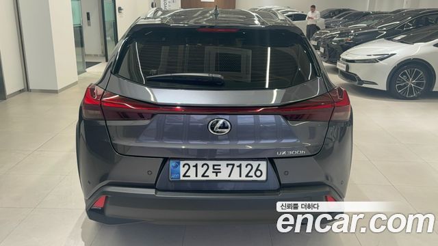 Lexus UX из Кореи Encar