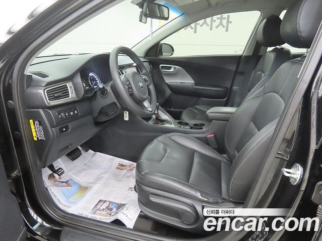 Kia Niro Luxury — пробег 146 993 км — фото 5 из 5