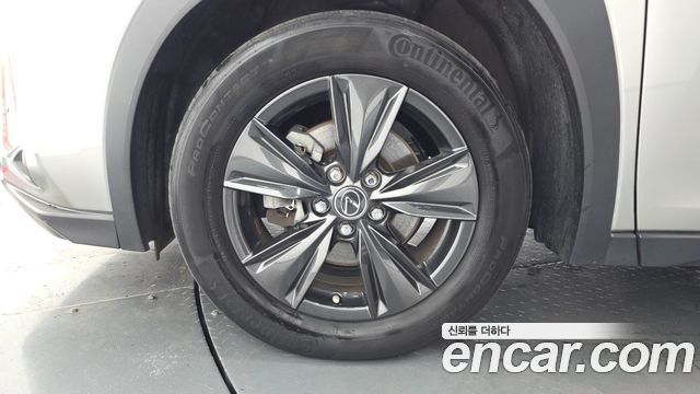 Lexus UX 2.0 2WD — пробег 57 353 км — фото 5 из 5