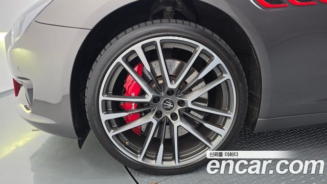 Maserati Quattroporte из Кореи Encar