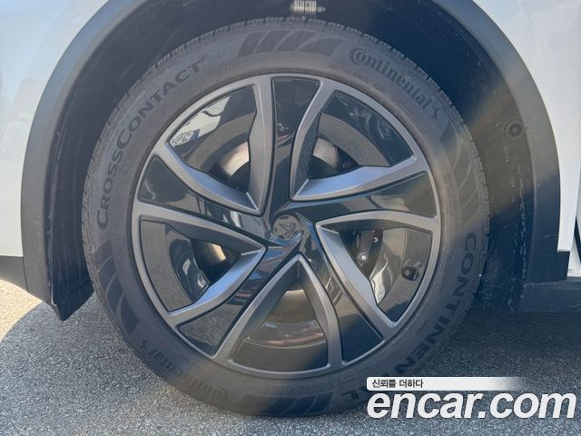 Tesla Model X AWD — пробег 4 247 км — фото 5 из 5
