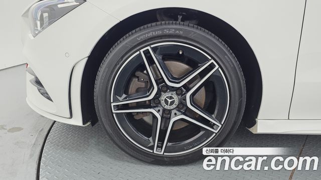 Mercedes-Benz CLA-Class CLA250 4MATIC — пробег 51 825 км — фото 5 из 5