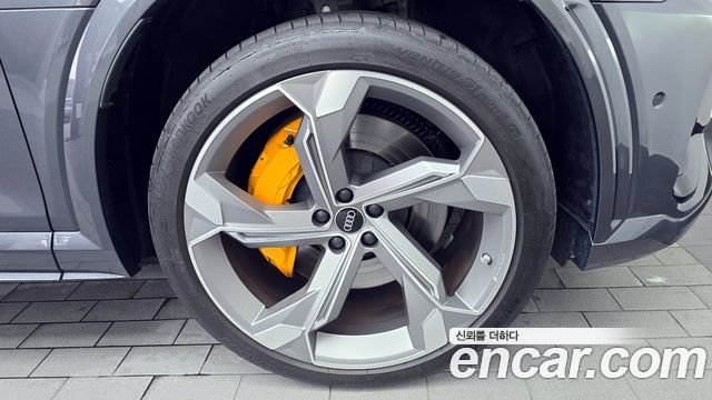 Audi e-tron из Кореи Encar
