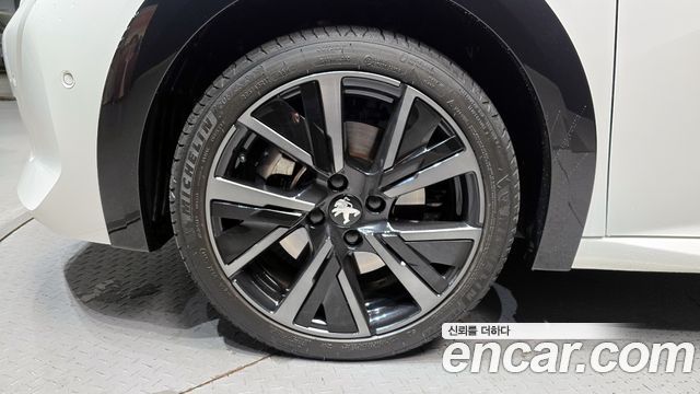 Peugeot 208 из Кореи Encar