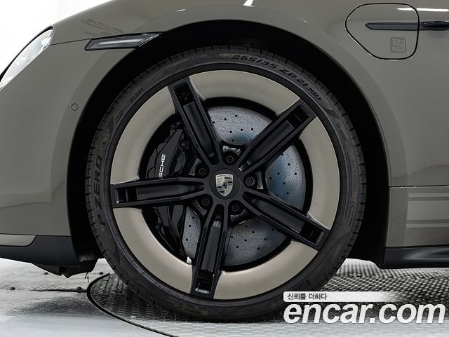 Porsche Taycan из Кореи Encar