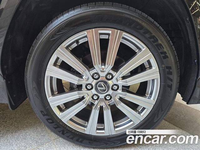 Lexus LX 700h VIP — пробег 5 386 км — фото 5 из 5