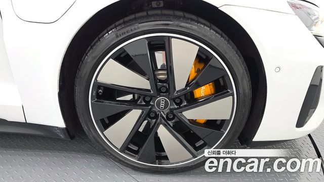 Audi e-tron GT из Кореи Encar