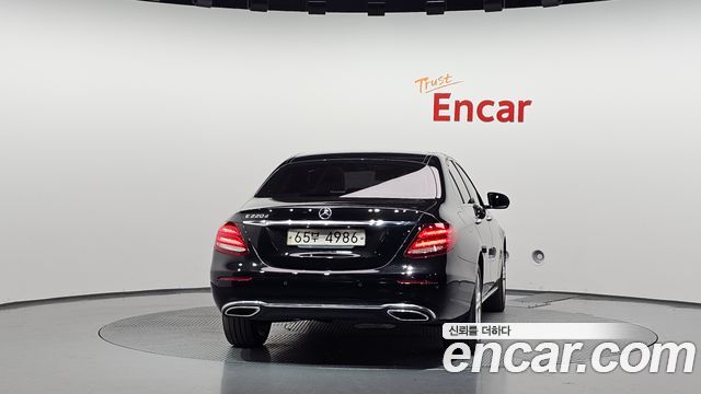 Mercedes-Benz E-Class из Кореи Encar