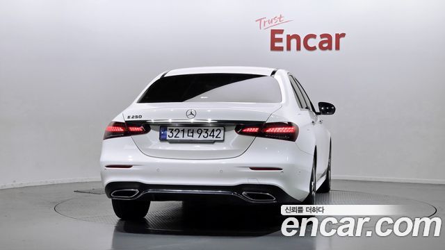 Mercedes-Benz E-Class из Кореи Encar