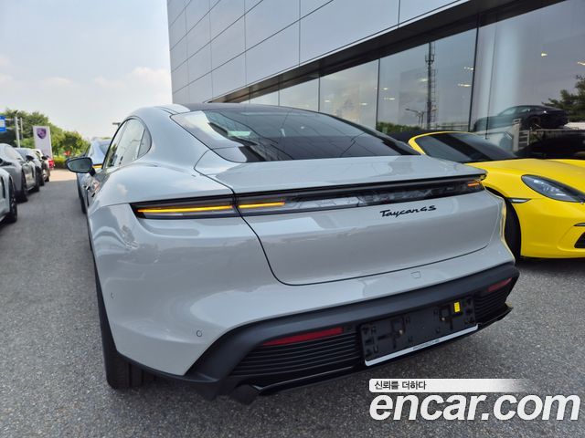 Porsche Taycan из Кореи Encar