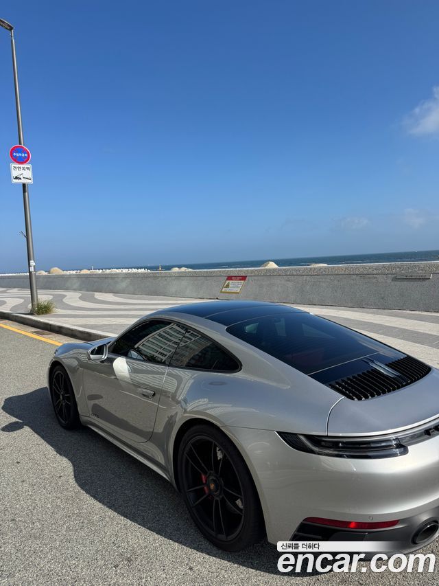 Porsche 911 Carrera GTS — пробег 13 000 км — фото 2 из 5