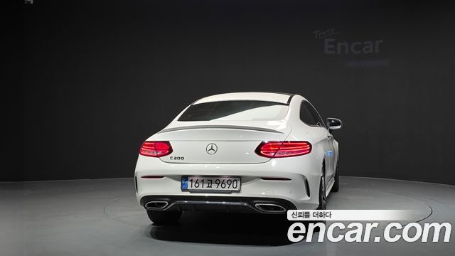 Mercedes-Benz C-Class C200 Coupe — пробег 31 603 км — фото 4 из 5