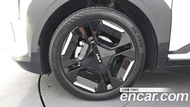 Kia EV3 из Кореи Encar