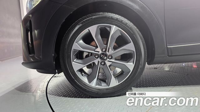 Kia Stonic из Кореи Encar