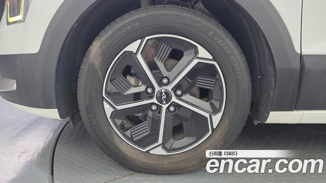Kia Niro Trendy — пробег 156 301 км — фото 5 из 5