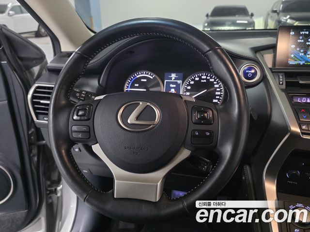 Lexus NX Supreme — пробег 71 860 км — фото 4 из 5