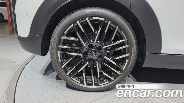 Mini Cooper 5 Door Favoured — пробег 6 054 км — фото 5 из 5