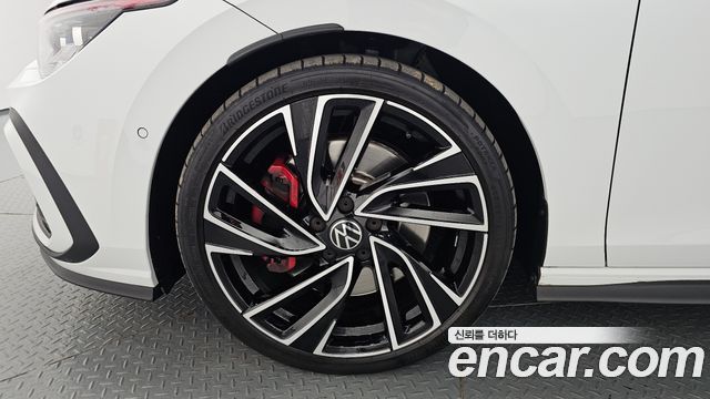 Volkswagen Golf 2.0 GTI — пробег 28 325 км — фото 5 из 5