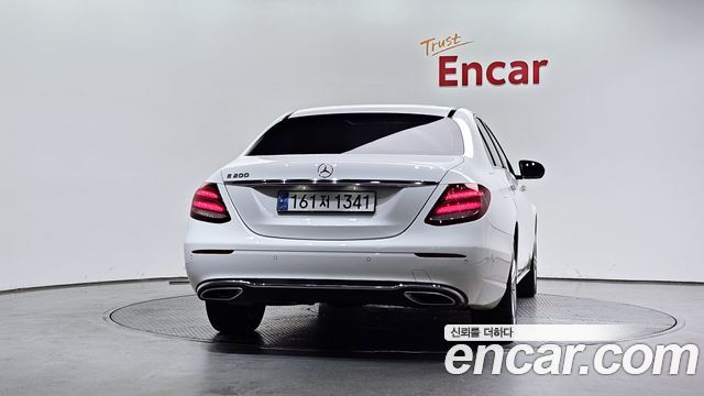 Mercedes-Benz E-Class E200 Avantgarde — пробег 90 140 км — фото 4 из 5