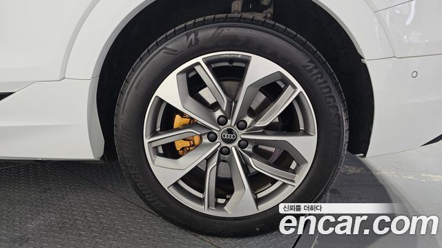 Audi e-tron из Кореи Encar