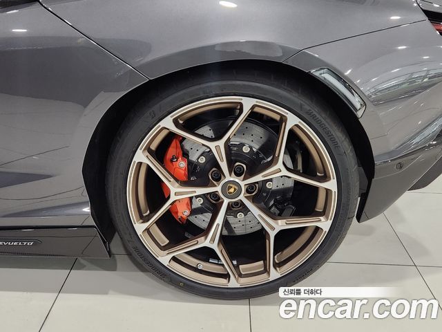 Lamborghini Revuelto из Кореи Encar