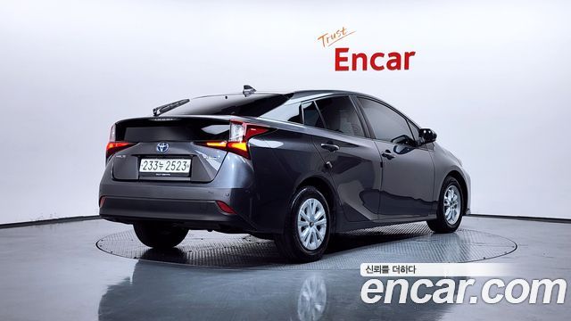 Toyota Prius 1.8 — пробег 161 134 км — фото 2 из 5