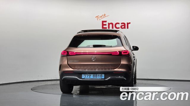 Mercedes-Benz EQA EQA250 AMG Package Plus — пробег 115 875 км — фото 4 из 5