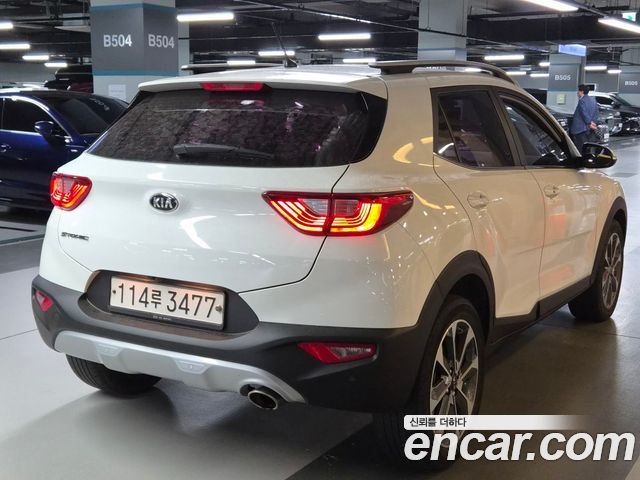 Kia Stonic из Кореи Encar