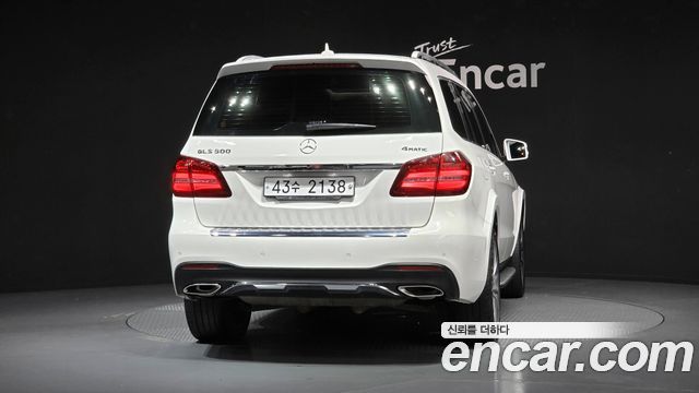 Mercedes-Benz GLS-Class GLS500 4MATIC — пробег 122 300 км — фото 4 из 5