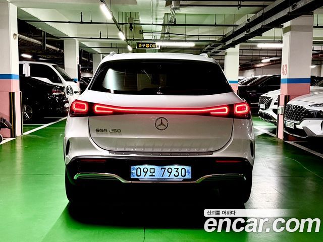 Mercedes-Benz EQA EQA250 AMG Line — пробег 12 500 км — фото 3 из 5