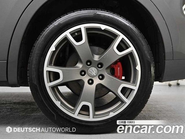 Maserati Levante из Кореи Encar